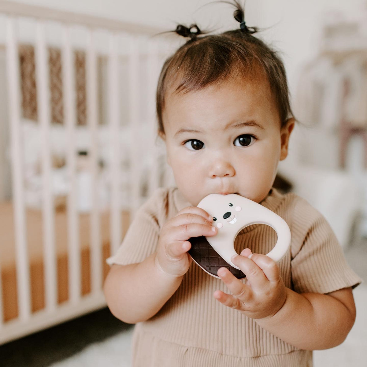 LATTE BEAVER TEETHER