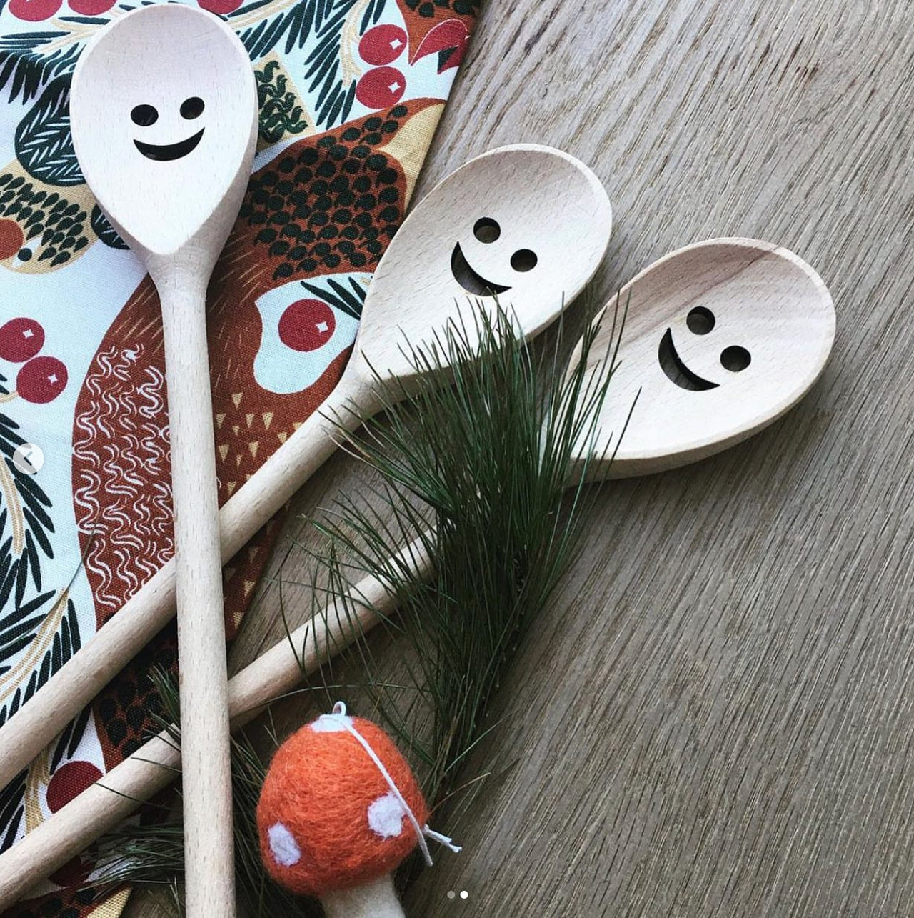 WOODEN HEART OR HAPPY SPOON